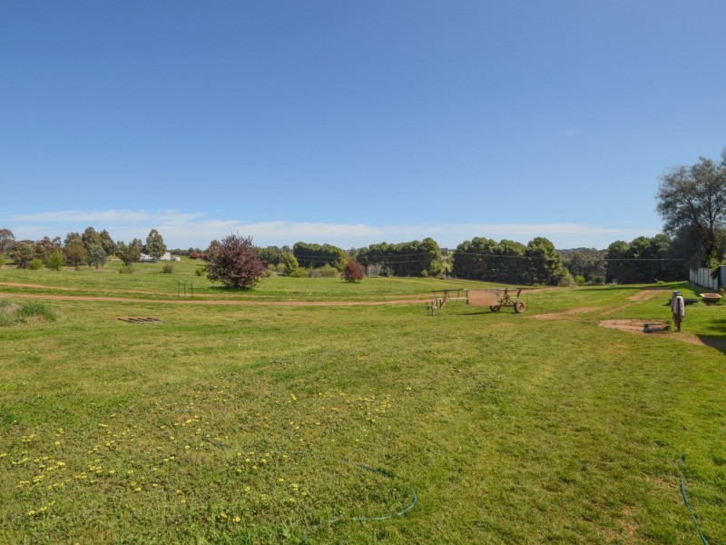 67 Windermere Street, Young NSW 2594