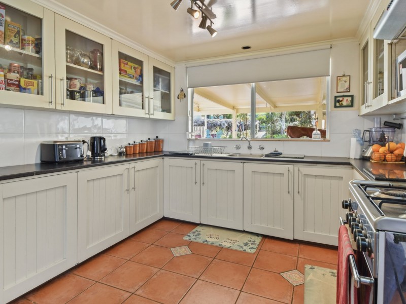 33 Whiteman Ave, Young NSW 2594