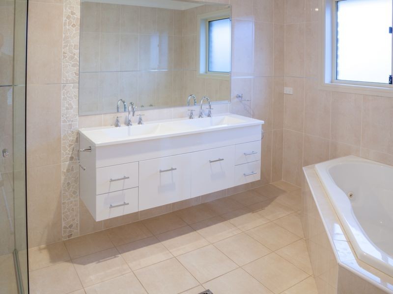 109 Fontenoy Street, Young NSW 2594