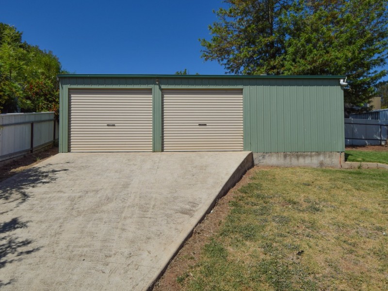 108 Berthong Street, Young NSW 2594