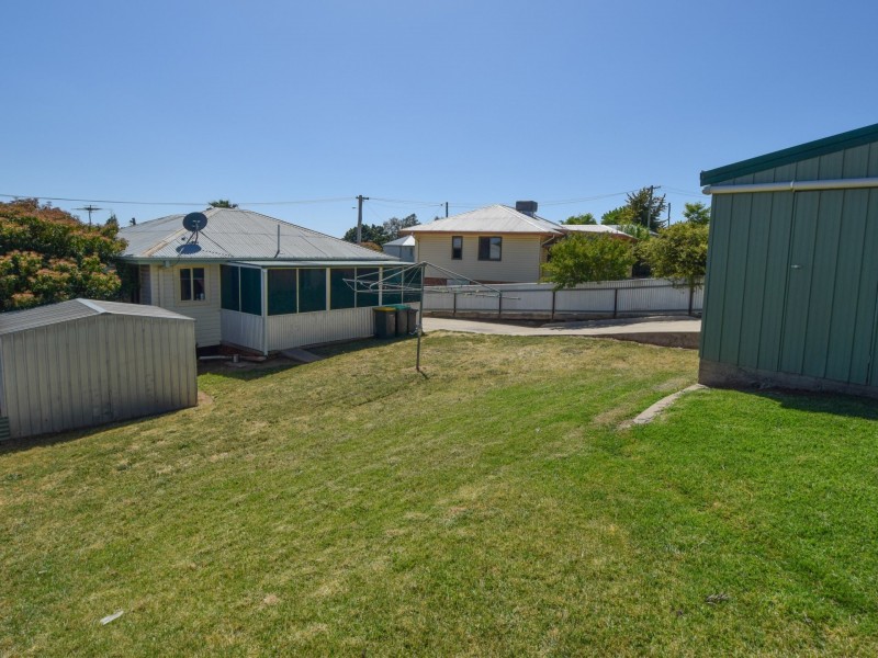 108 Berthong Street, Young NSW 2594