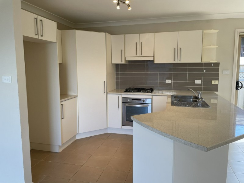 113 Binalong Street, Young NSW 2594