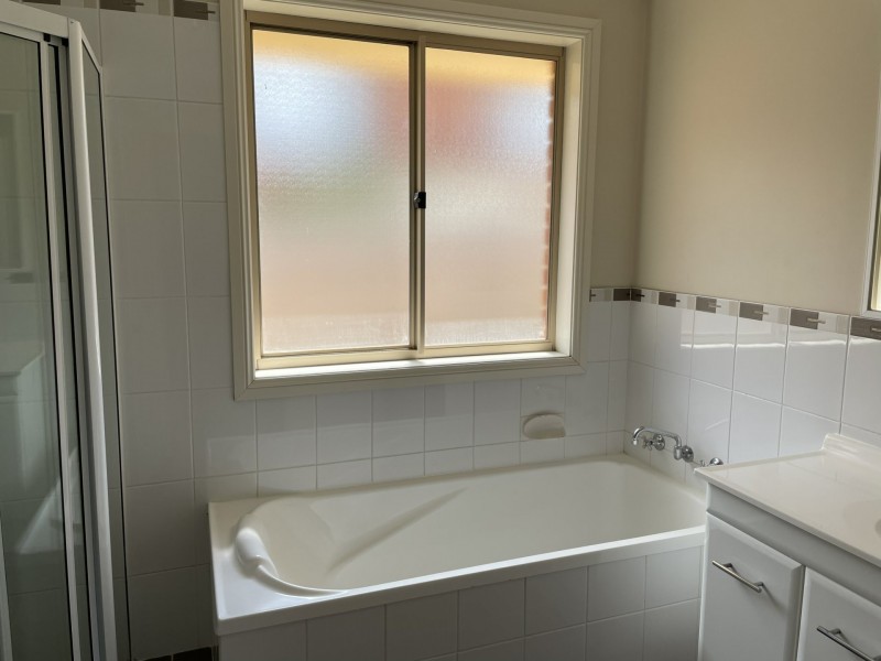 113 Binalong Street, Young NSW 2594