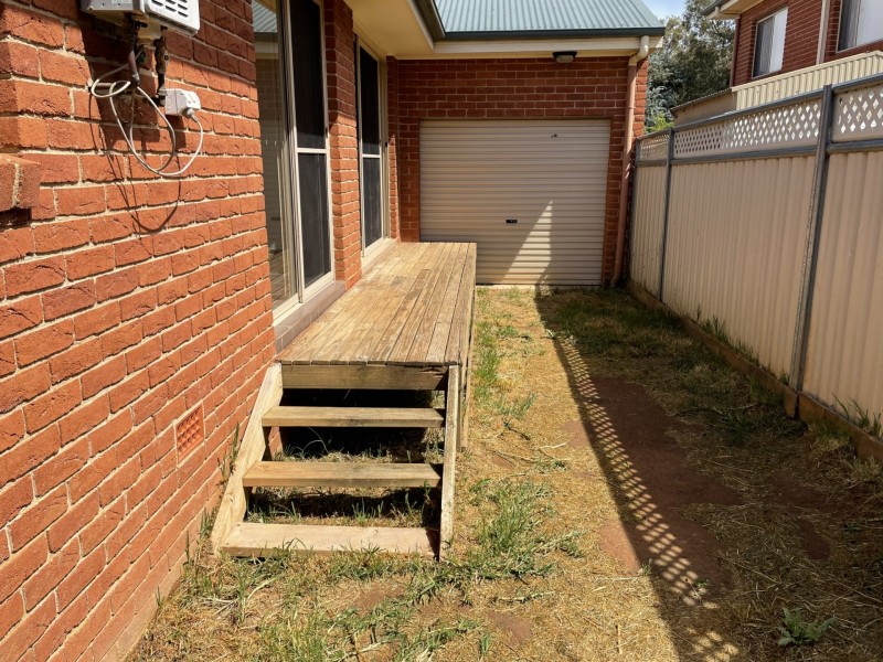 113 Binalong Street, Young NSW 2594