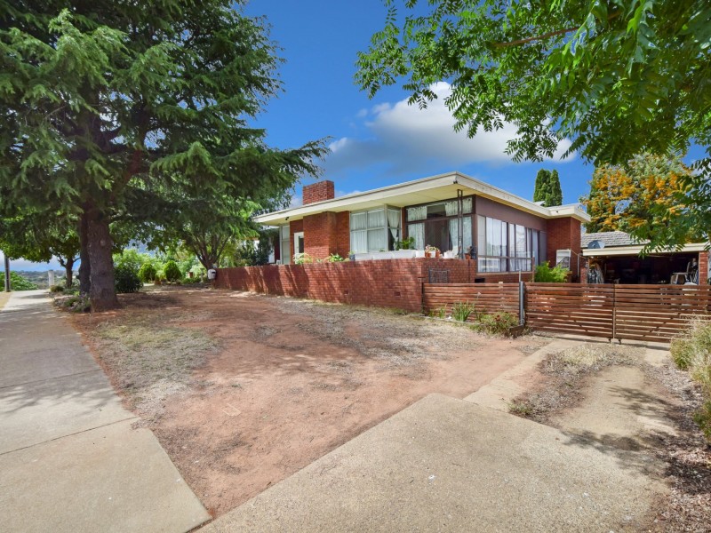 25 Hills Street, Young NSW 2594