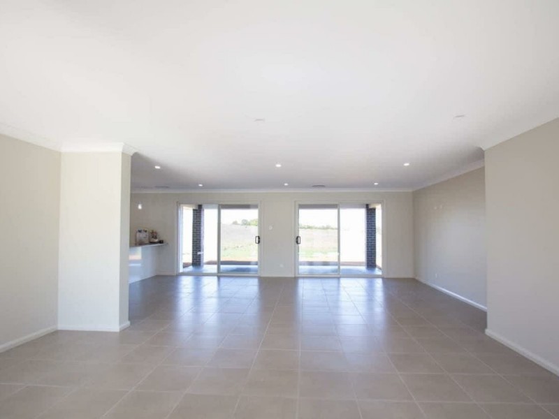 1-189 Henry Lawson Way, Young NSW 2594