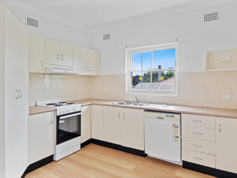 77 Brock Street, Young NSW 2594
