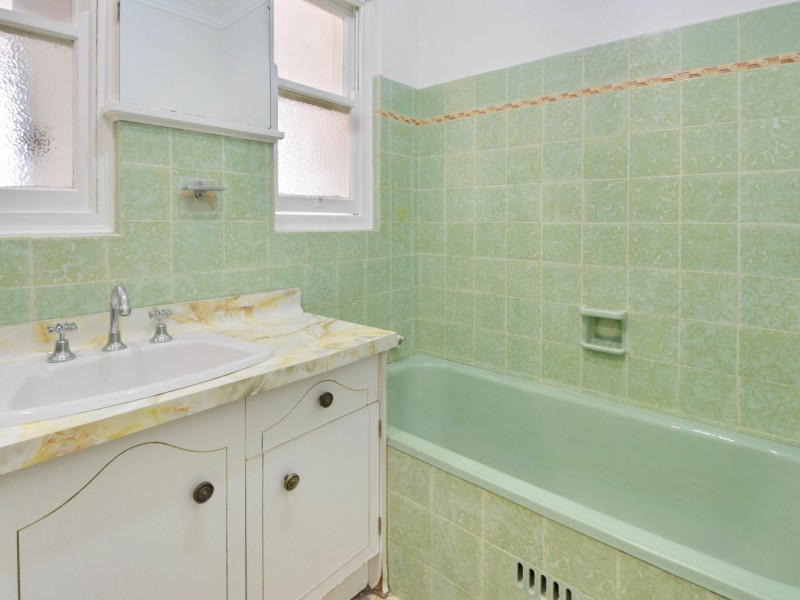 77 Brock Street, Young NSW 2594