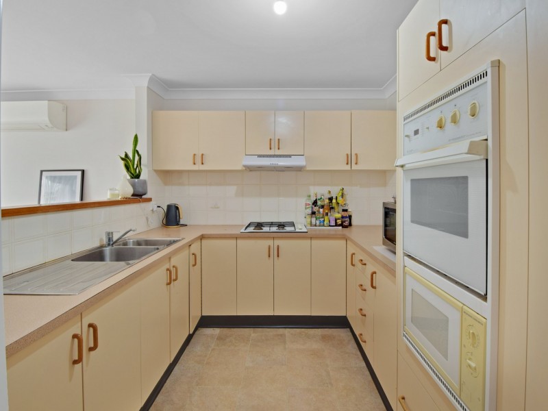 Unit 4/4 Old Barracks Lane, Young NSW 2594