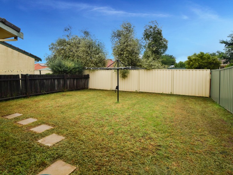 Unit 4/4 Old Barracks Lane, Young NSW 2594