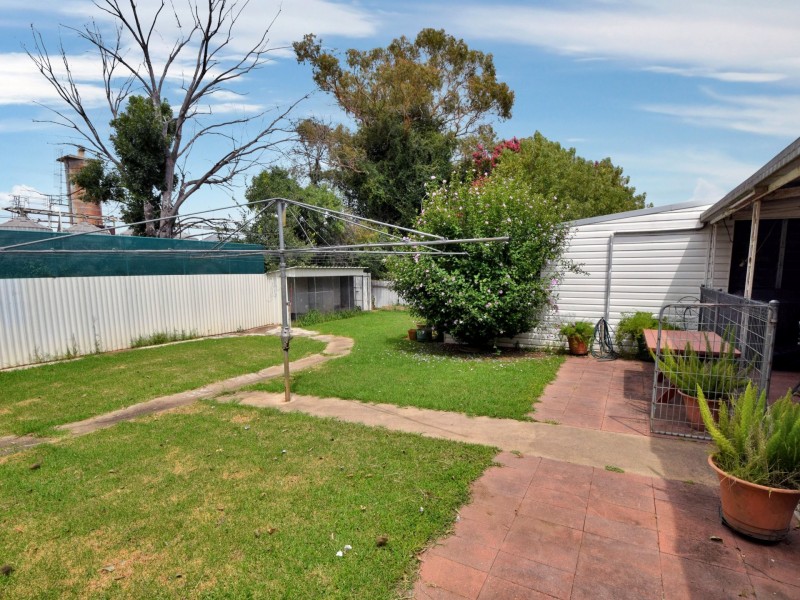 182 Nasmyth Street, Young NSW 2594