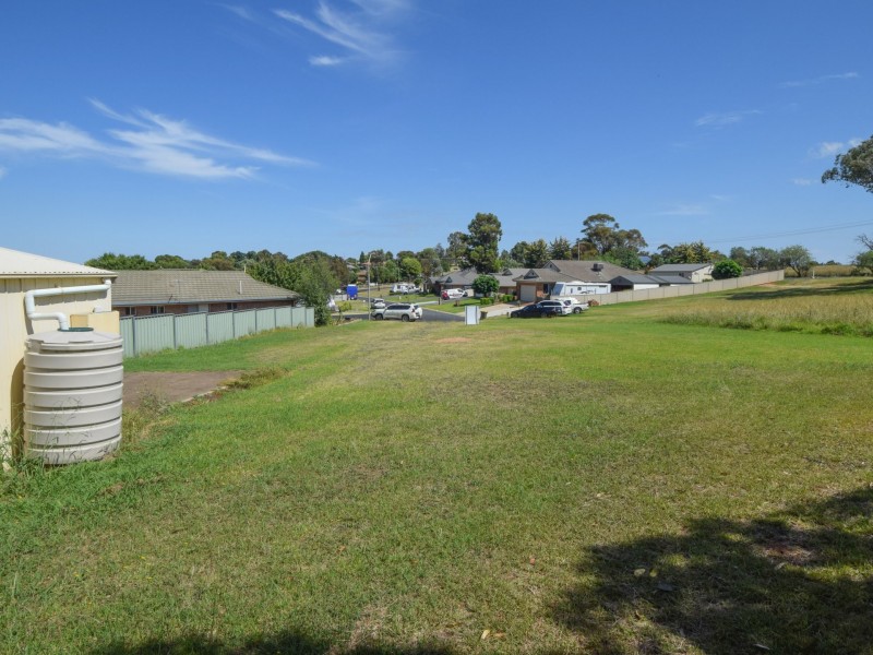 12 Angel Court, Young NSW 2594