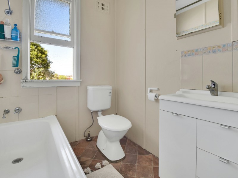 119 Berthong Street, Young NSW 2594