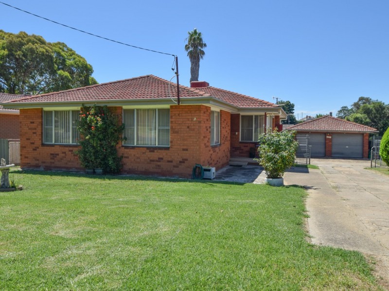 3 Earl Street, Young NSW 2594