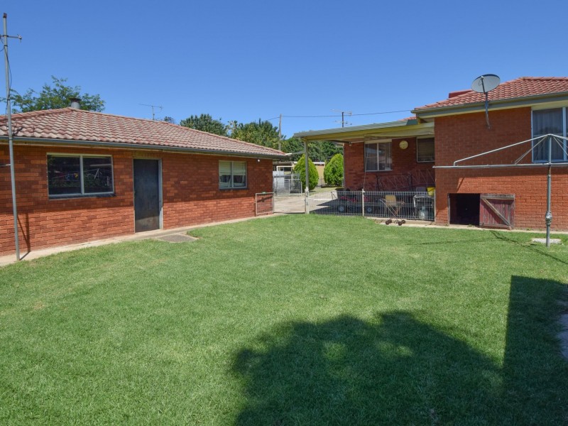 3 Earl Street, Young NSW 2594