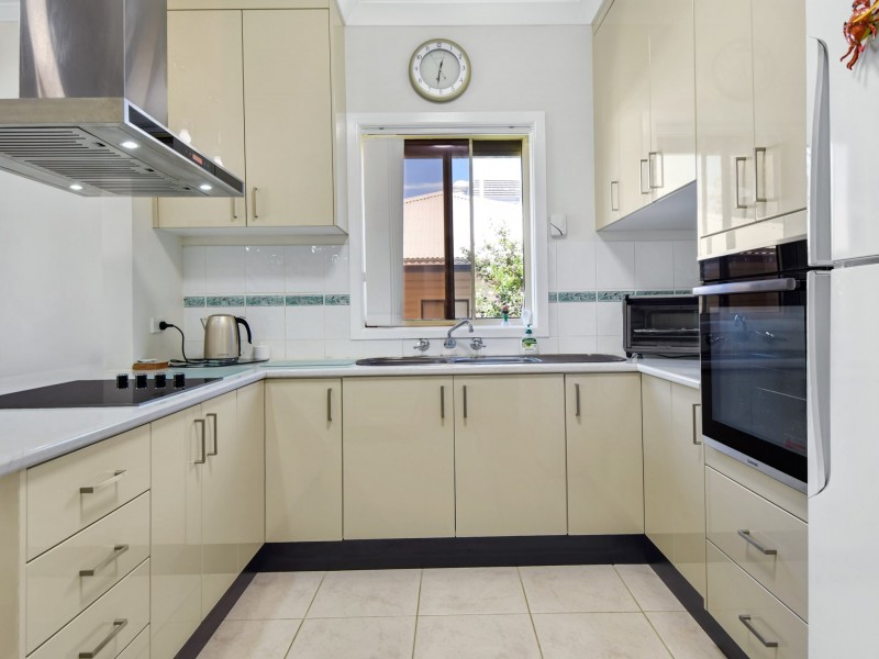 13 Taylor Road, Young NSW 2594