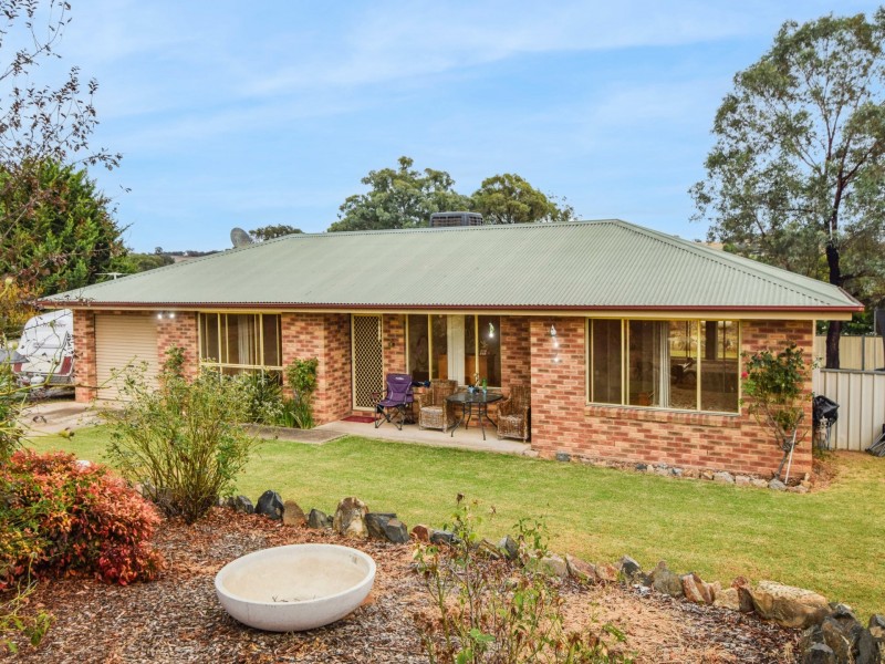 16 Tadros Avenue, Young NSW 2594