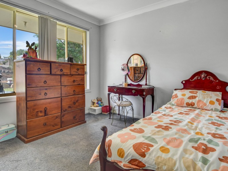 16 Tadros Avenue, Young NSW 2594