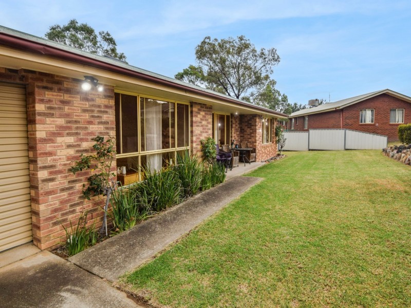16 Tadros Avenue, Young NSW 2594