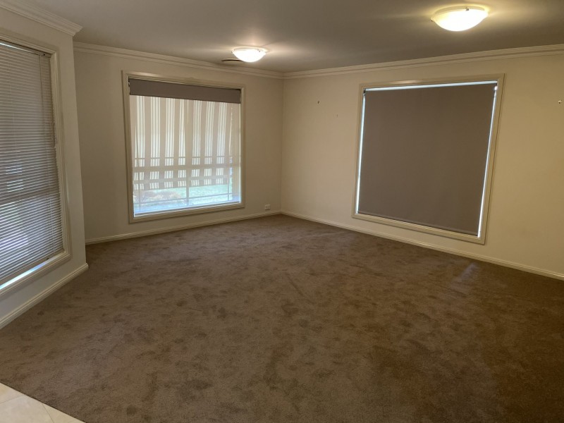 8 Hills Street, Young NSW 2594