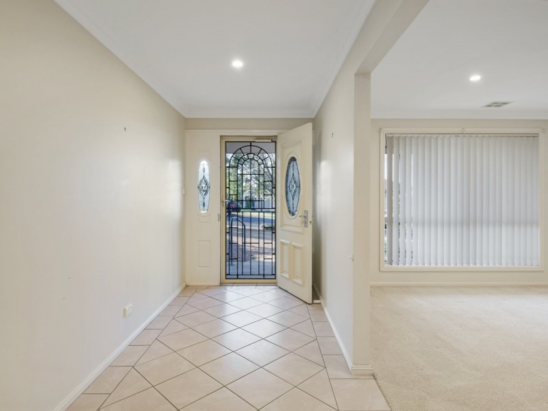 2 Hayden Place, Young NSW 2594