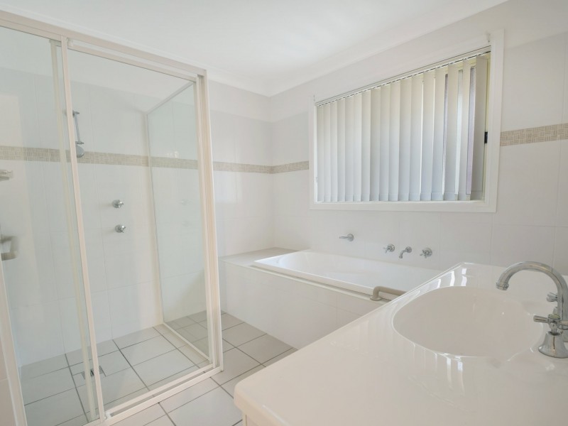 2 Hayden Place, Young NSW 2594