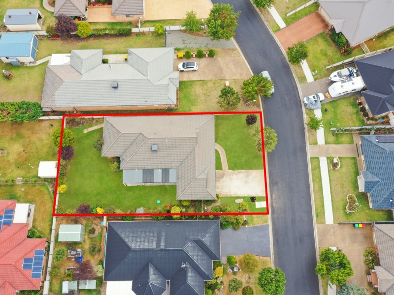 2 Hayden Place, Young NSW 2594