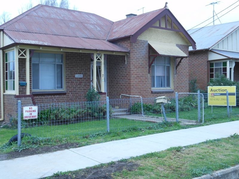 7 Boorowa Street, Young NSW 2594