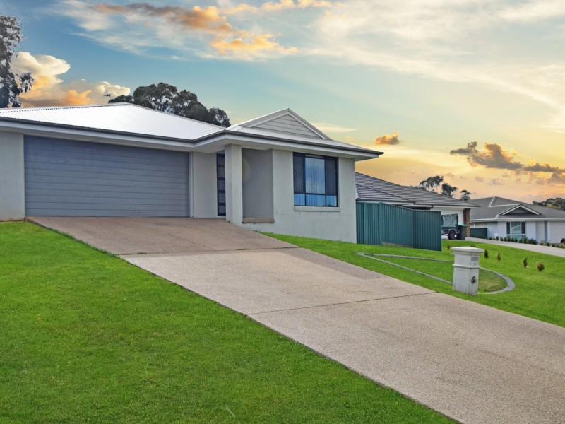 10 Molloy Place, Young NSW 2594