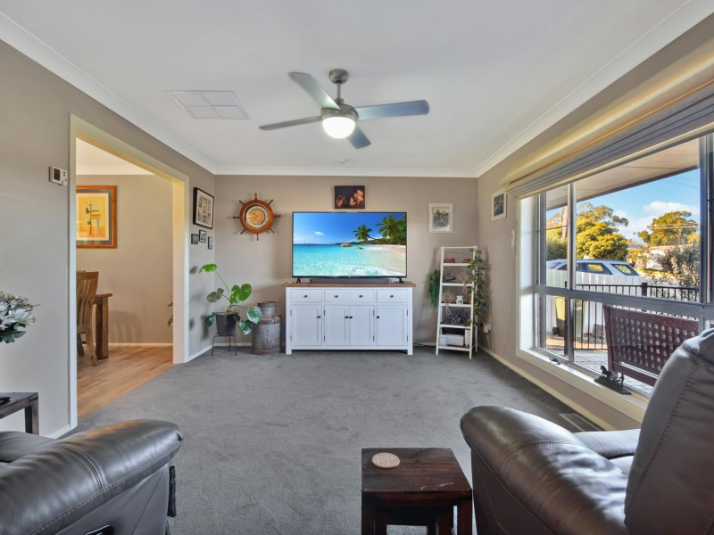 147 Edwards Street, Young NSW 2594