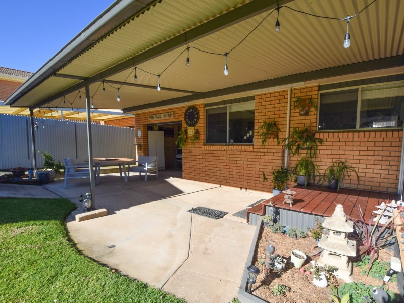 147 Edwards Street, Young NSW 2594
