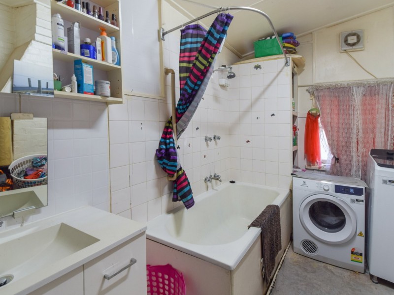 42 Templemore Street, Young NSW 2594
