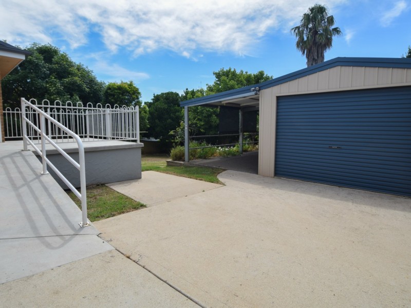 41 Fontenoy Street, Young NSW 2594