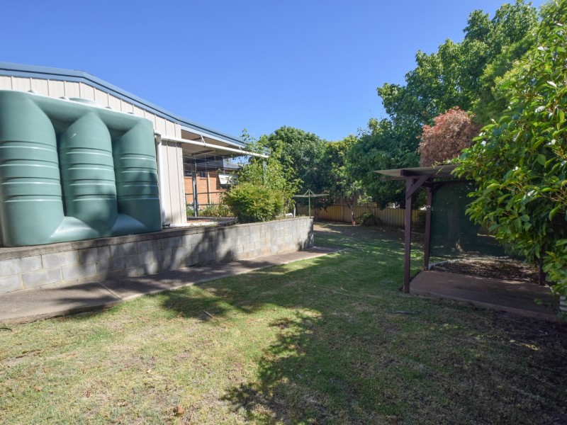 41 Fontenoy Street, Young NSW 2594