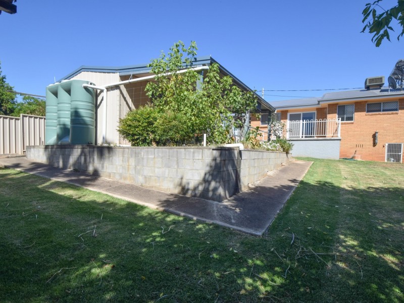 41 Fontenoy Street, Young NSW 2594