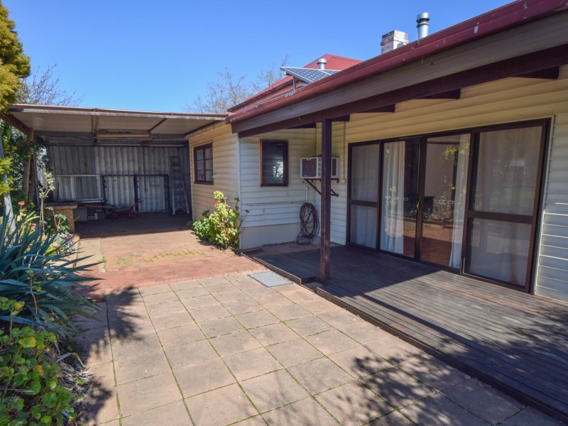 40 McLerie Street, Young NSW 2594