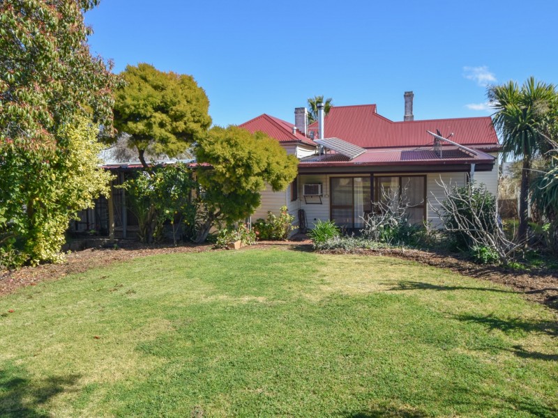 40 McLerie Street, Young NSW 2594