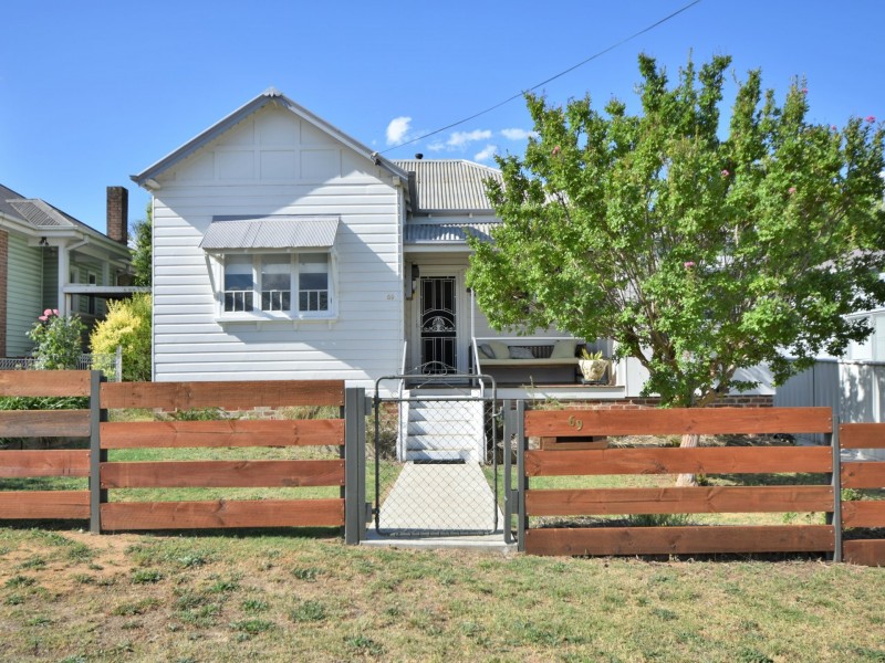 69 Brock Street, Young NSW 2594