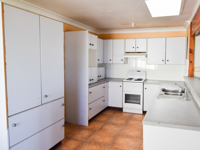 68 Brock Street, Young NSW 2594