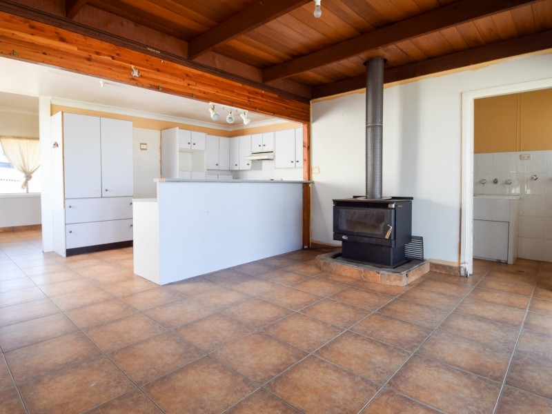 68 Brock Street, Young NSW 2594