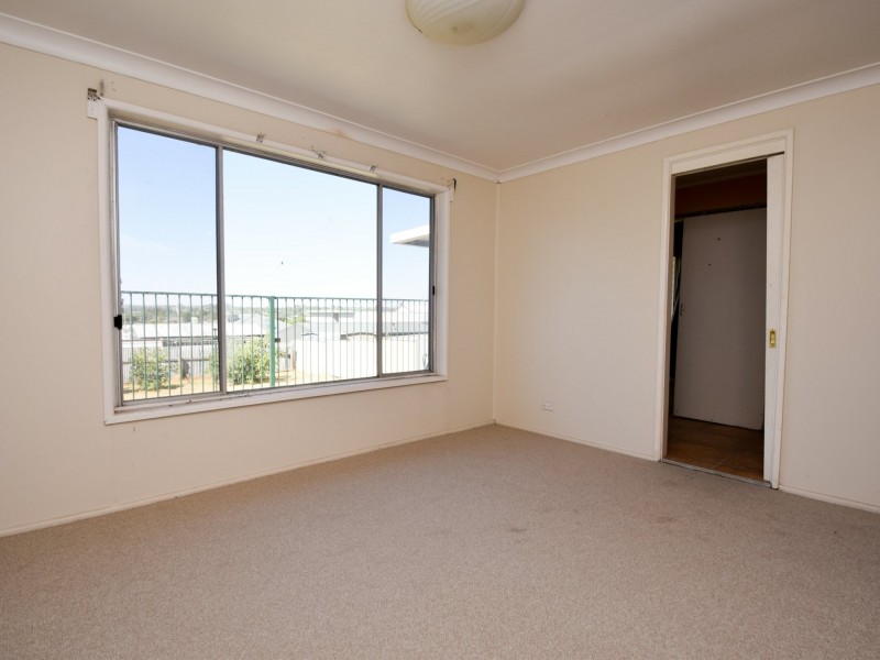 68 Brock Street, Young NSW 2594