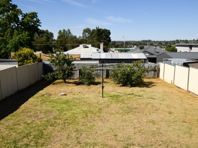 68 Brock Street, Young NSW 2594