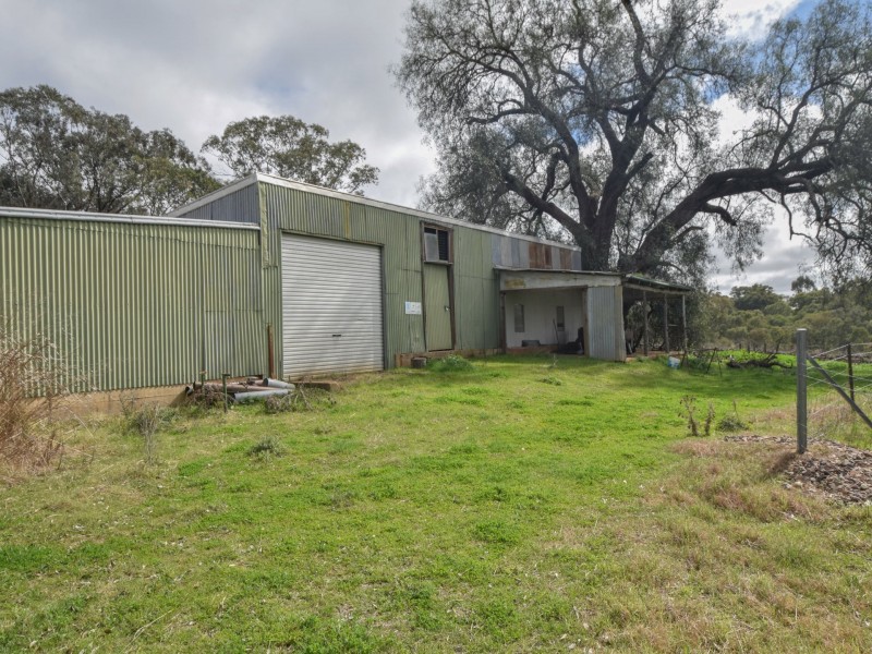 99 Noonans Road, Young NSW 2594