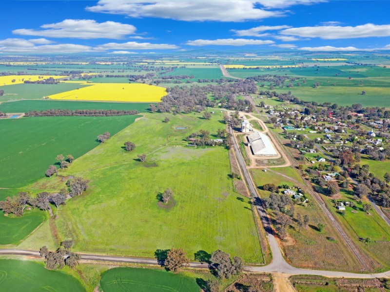 40 Koorawatha Road, Greenethorpe NSW 2809