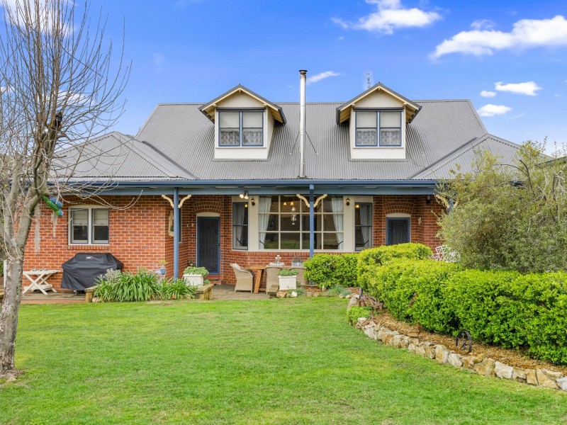 64 Allanan Street, Young NSW 2594