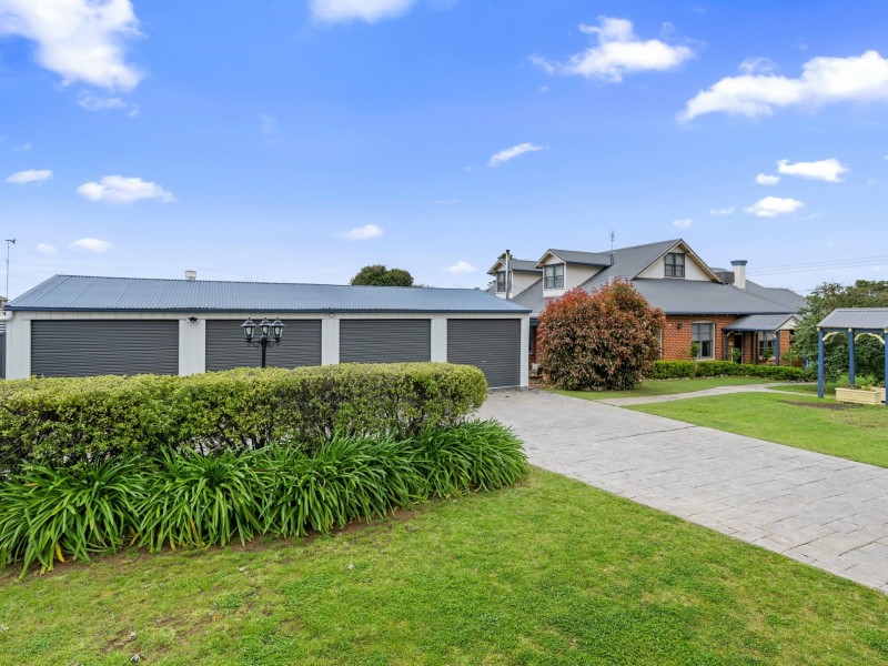 64 Allanan Street, Young NSW 2594