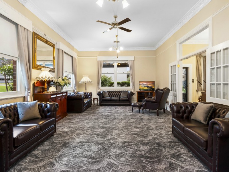 64 Allanan Street, Young NSW 2594