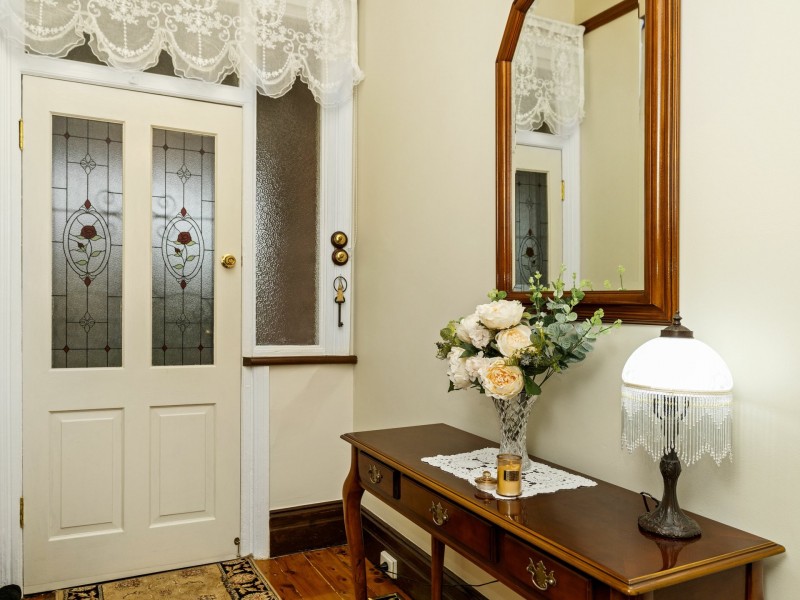 64 Allanan Street, Young NSW 2594