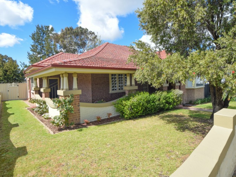 2 Zouch Street, Young NSW 2594