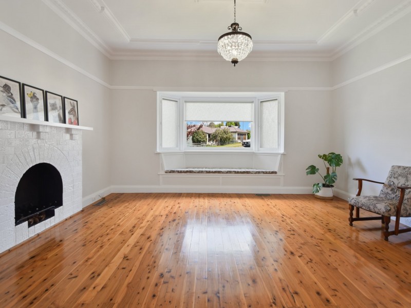 2 Zouch Street, Young NSW 2594